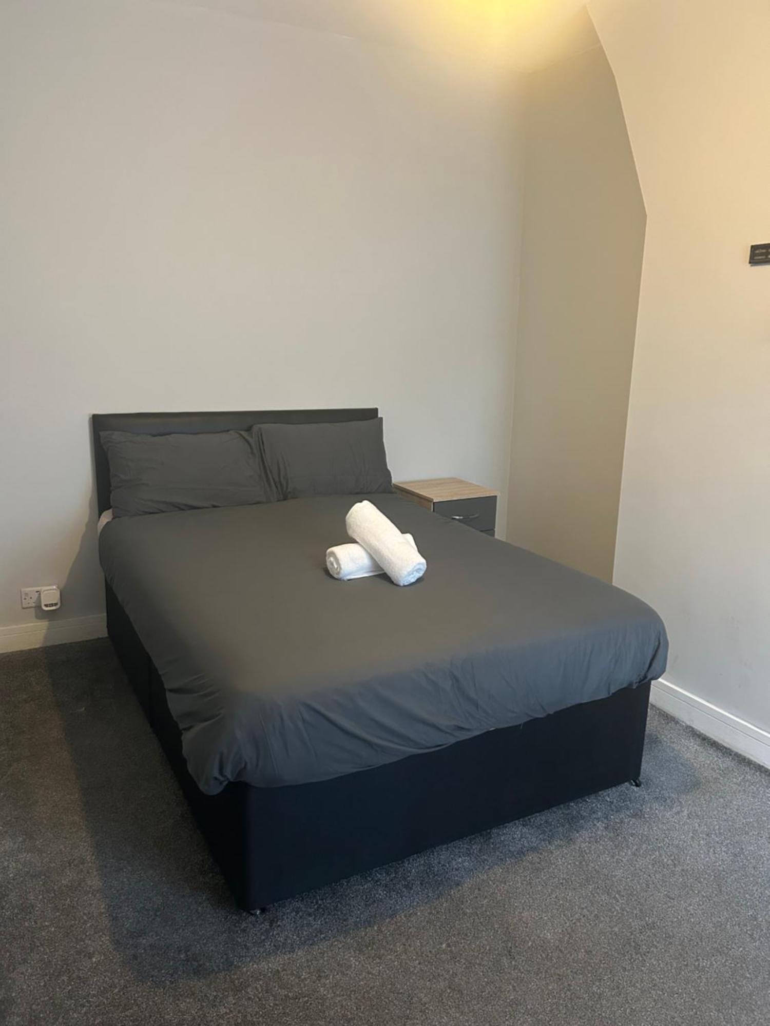 Brunswick Place 1 Bed & Breakfast Stoke-on-Trent ภายนอก รูปภาพ